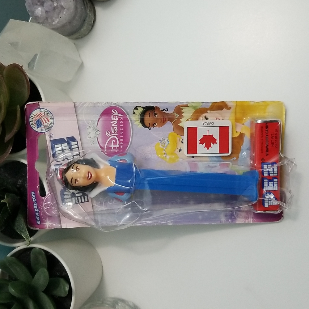 Pez candy dispenser disney princess snow white NWT